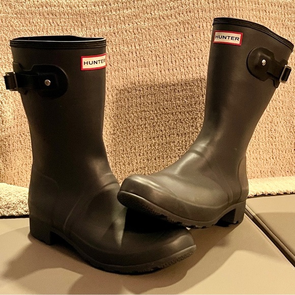 Hunter Shoes - Hunter Original Short Tour Matte Grey Boots Size 11